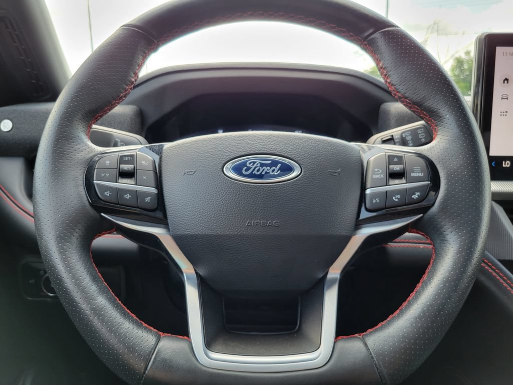 Certified 2025 Ford Explorer ST-Line w/ Premium Package AWD/4WD image 13