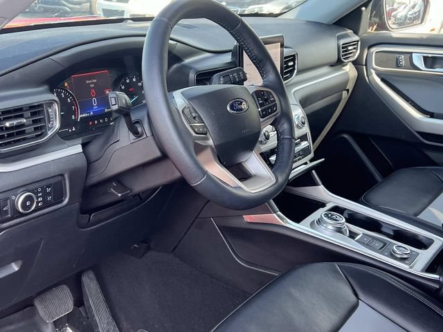 Certified 2023 Ford Explorer XLT w/ Equipment Group 202A AWD/4WD image 7