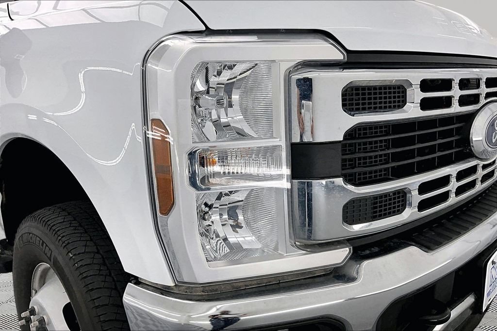 Certified 2025 Ford F350 XLT w/ FX4 Off-Road Package AWD/4WD image 30