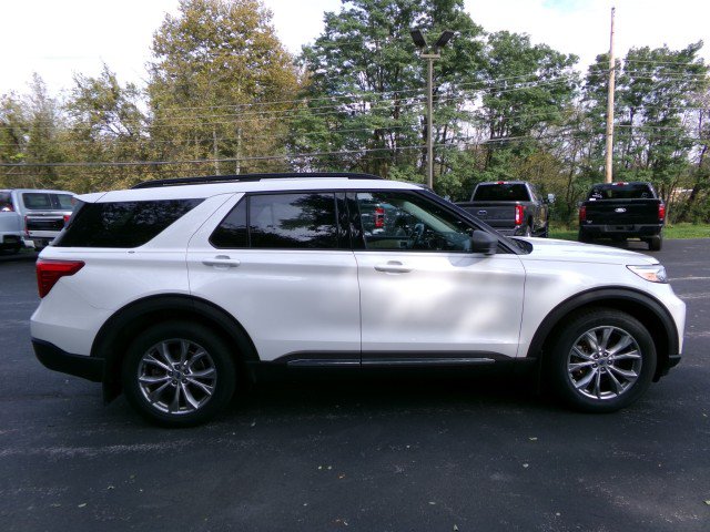 Certified 2021 Ford Explorer XLT w/ Equipment Group 202A AWD/4WD image 10