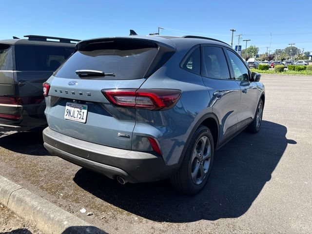Certified 2025 Ford Escape ST-Line Select w/ Tech Pack #1 AWD/4WD image 3