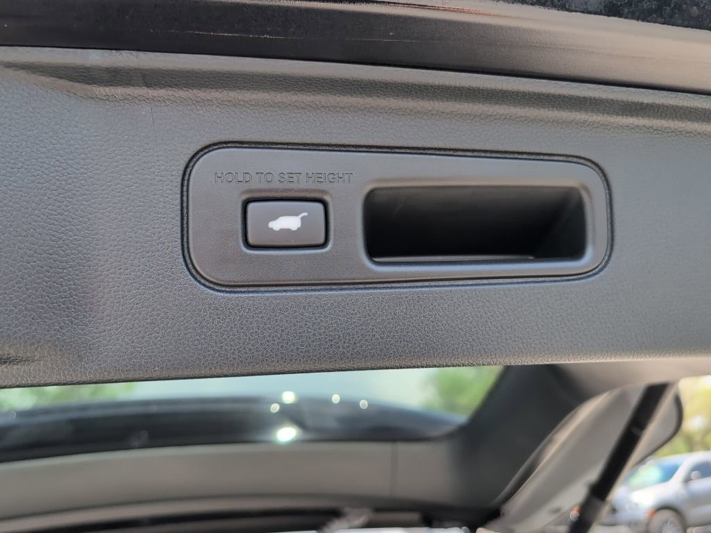 Used 2024 Honda Pilot Touring image 14