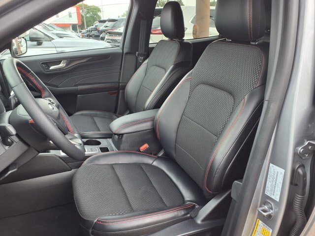 Certified 2024 Ford Escape ST-Line w/ Tech Pack #1 AWD/4WD image 4