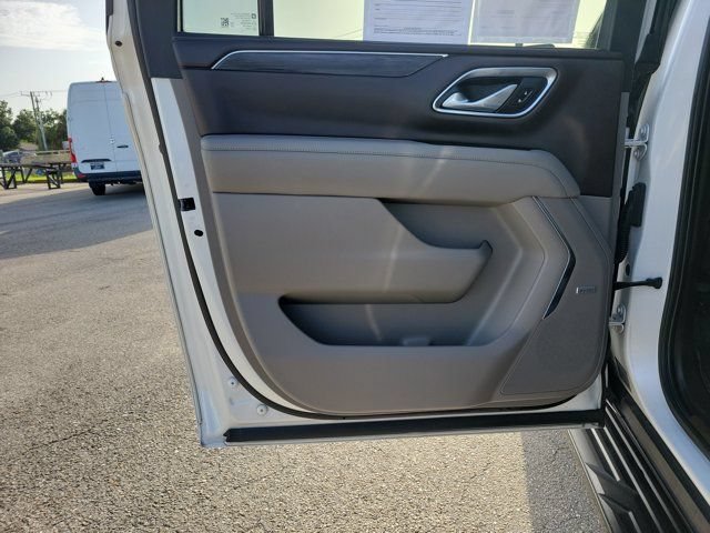 Used 2021 GMC Yukon XL SLT w/ SLT Premium Package RWD image 17