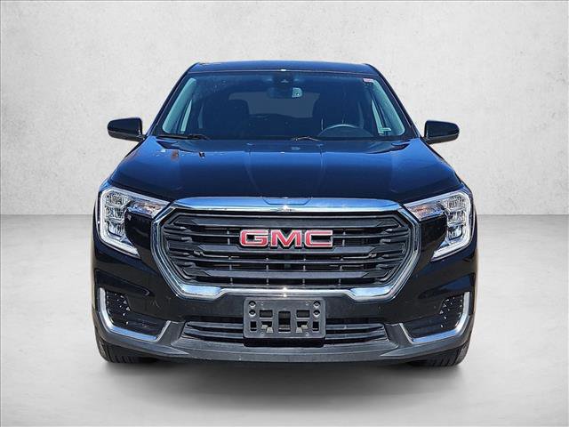 Used 2024 GMC Terrain SLE image 2