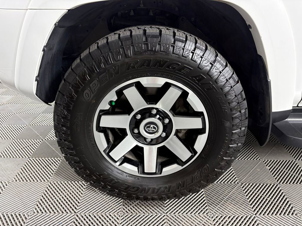 Used 2022 Toyota 4Runner TRD Off-Road AWD/4WD image 11