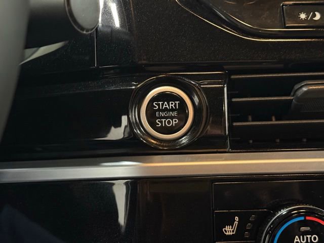 Used 2022 Nissan Pathfinder Platinum w/ Cargo Package image 17