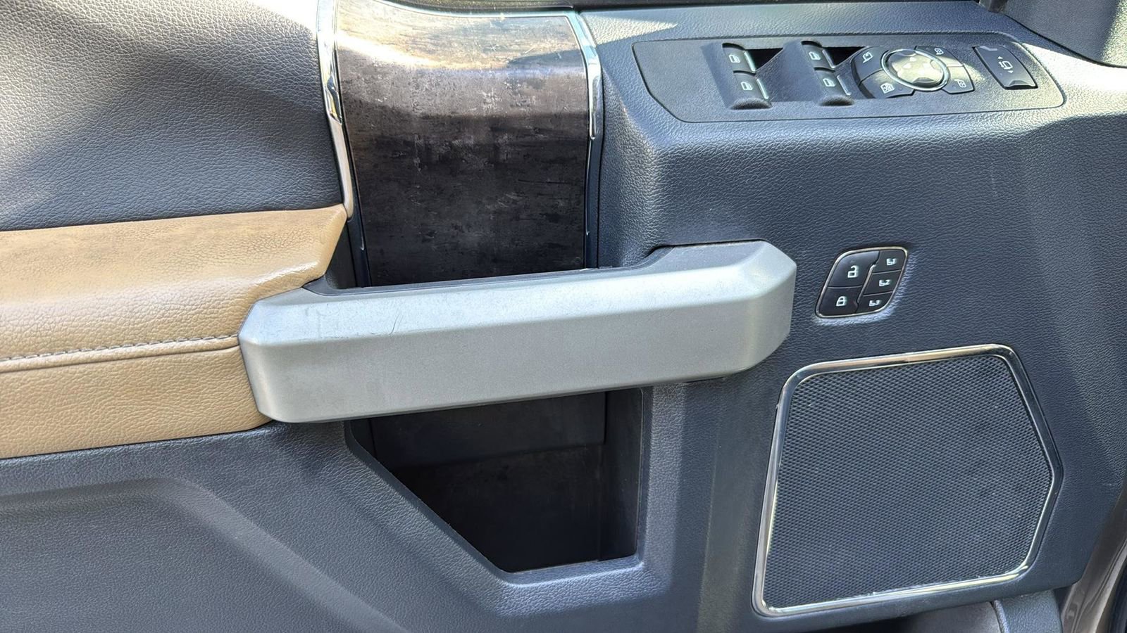 Certified 2022 Ford F250 Lariat w/ Lariat Ultimate Package image 9