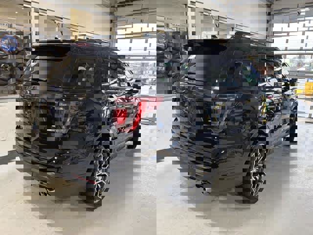 Certified 2018 Ford Explorer Sport w/ Equipment Group 401A image 5