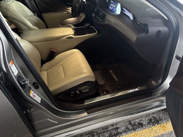 Used 2019 Lexus LS 500 w/ Interior Upgrade Package RWD image 7