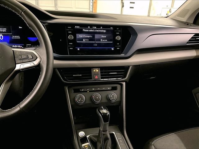 Used 2022 Volkswagen Taos SE FWD image 6