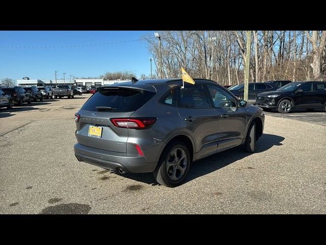 Certified 2024 Ford Escape ST-Line w/ Tech Pack #1 AWD/4WD image 4