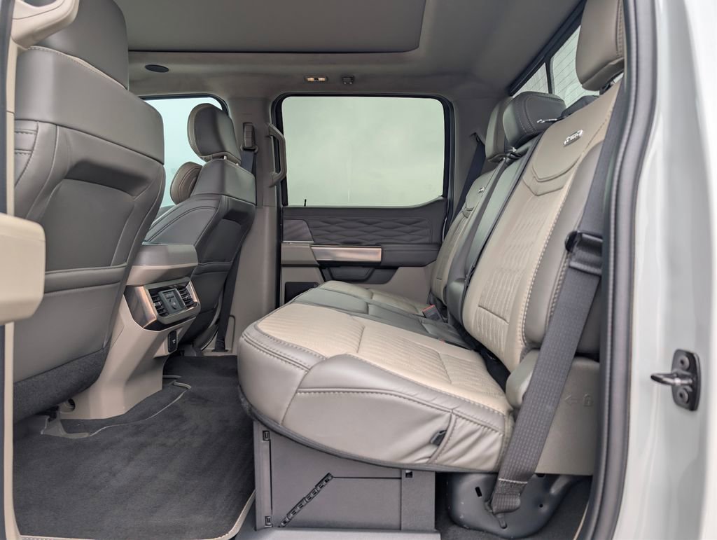 Certified 2025 Ford F350 Platinum w/ Platinum Plus Package AWD/4WD image 12