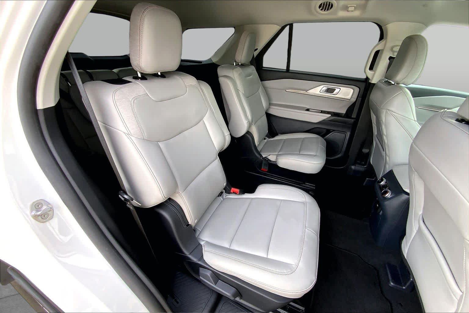 Certified 2025 Ford Explorer Active w/ Active Comfort Package RWD image 20