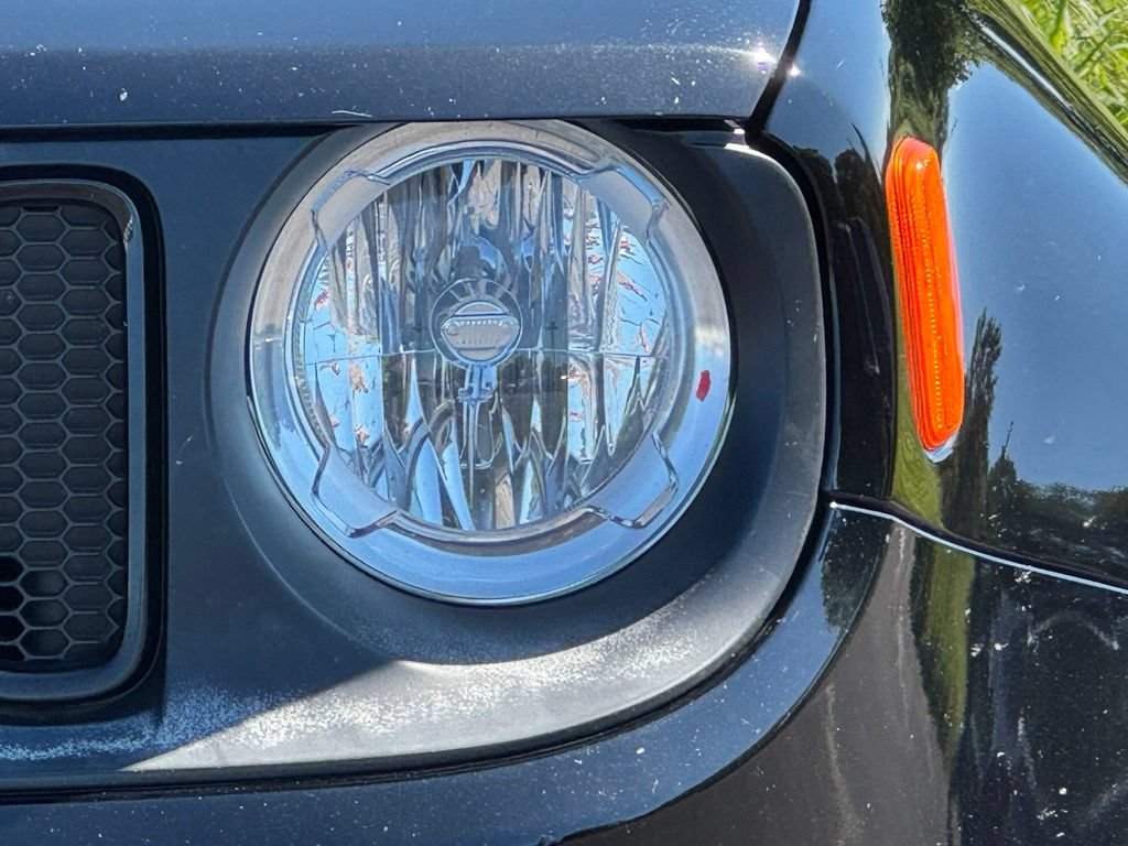 Used 2018 Jeep Renegade Altitude AWD/4WD image 5