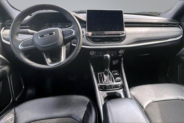 Used 2024 Jeep Compass Latitude AWD/4WD image 16