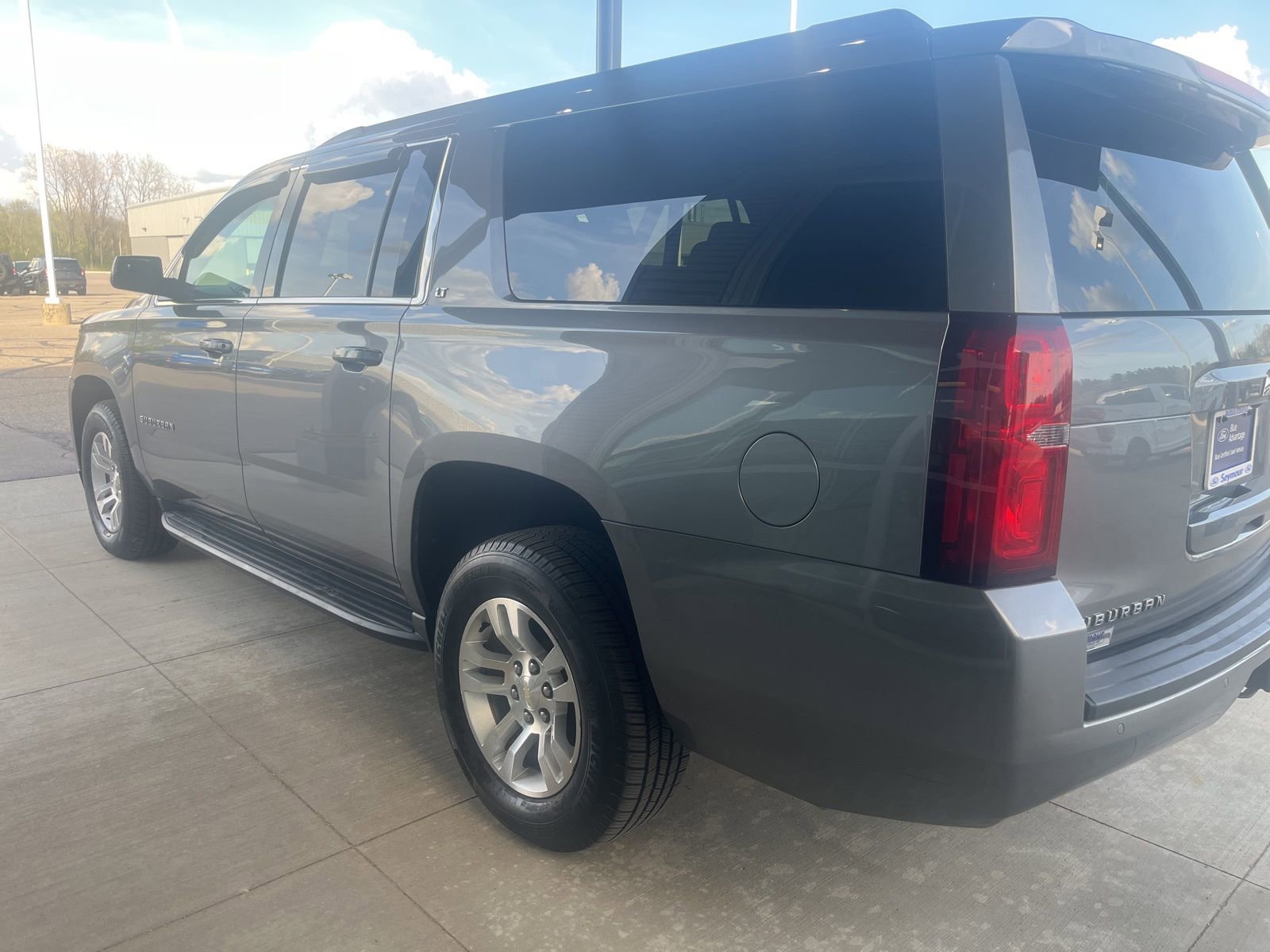 Used 2019 Chevrolet Suburban LT AWD/4WD image 3
