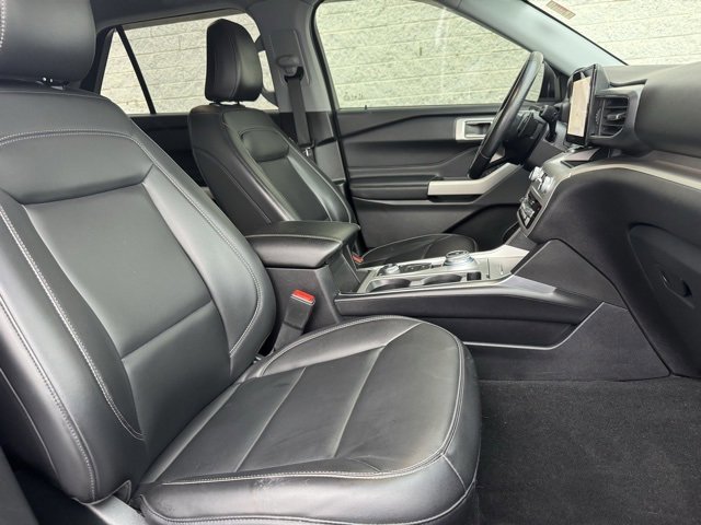 Certified 2021 Ford Explorer XLT w/ Equipment Group 202A image 15