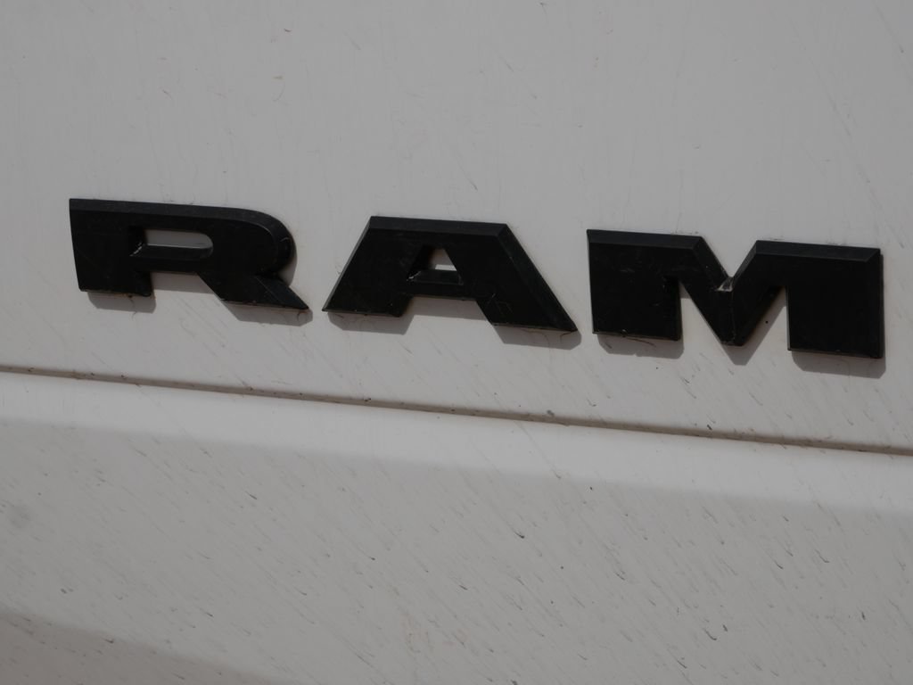 Used 2022 RAM 2500 Big Horn w/ Night Edition AWD/4WD image 8