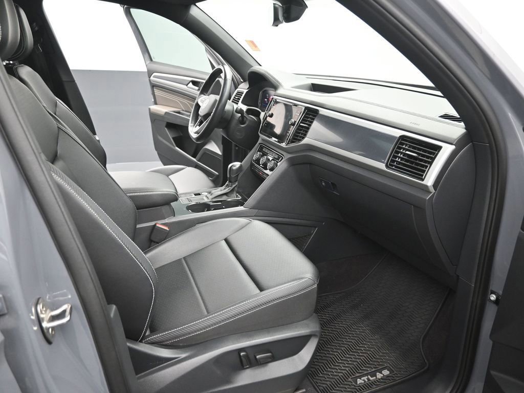 Used 2021 Volkswagen Atlas Cross Sport SEL R-Line image 28