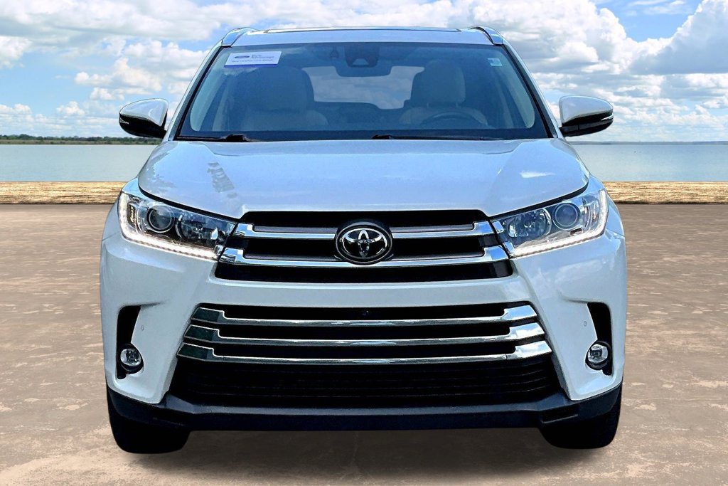 Used 2019 Toyota Highlander Limited Platinum AWD/4WD image 2