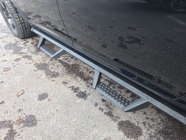 Used 2021 RAM 1500 Classic SLT image 15