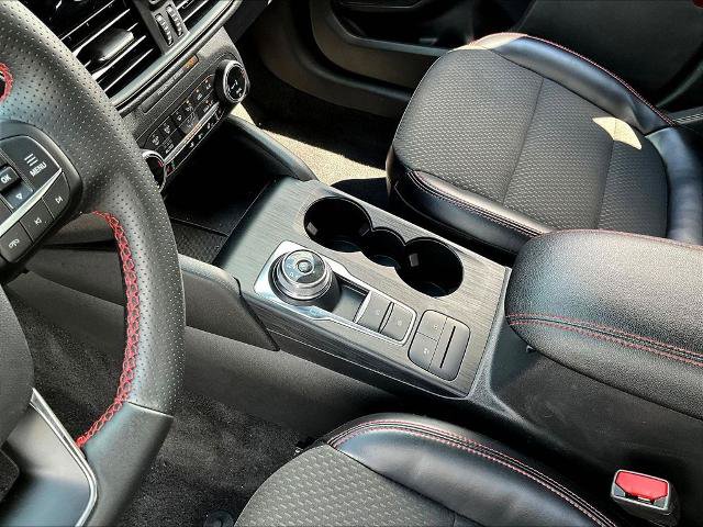 Certified 2024 Ford Escape ST-Line AWD/4WD image 18