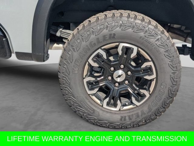 Used 2025 Chevrolet Silverado 1500 ZR2 AWD/4WD image 14