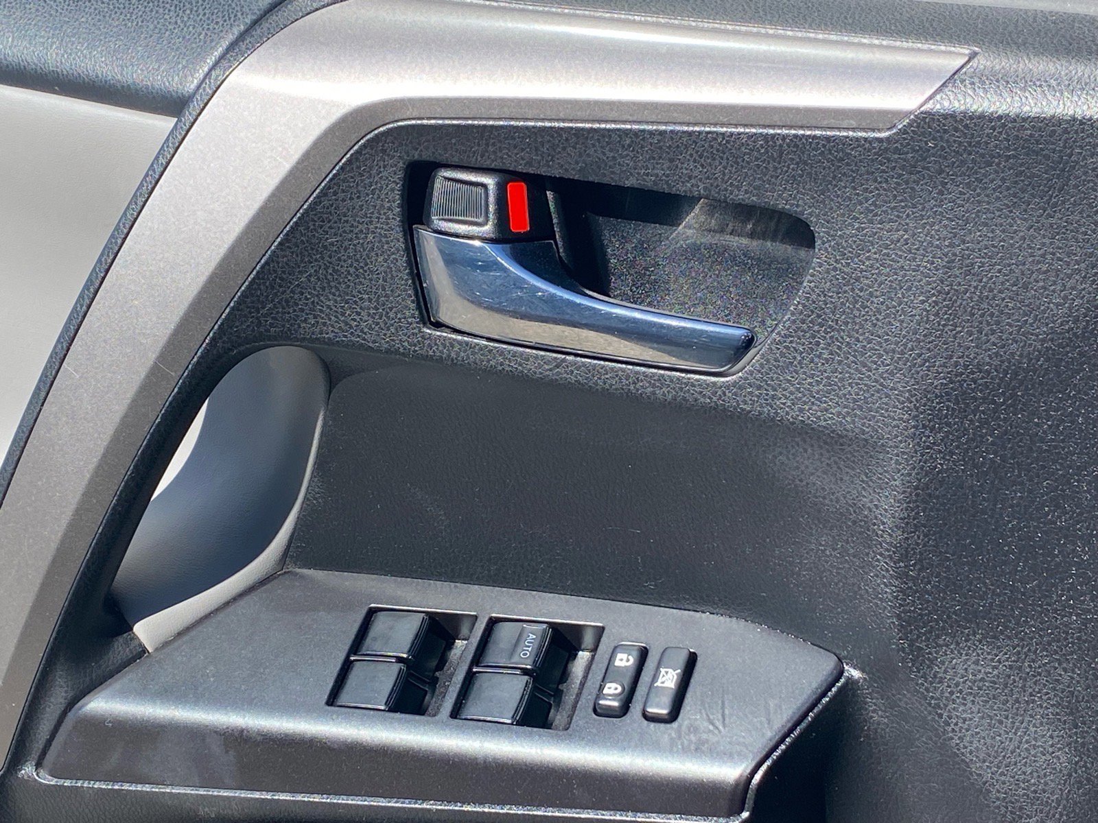 Used 2017 Toyota RAV4 XLE w/ Plus Special Value Package image 20