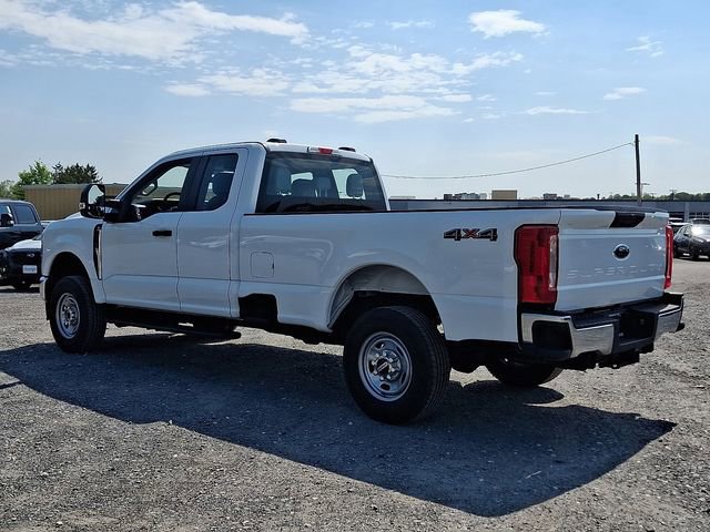 Certified 2025 Ford F250 XL w/ XL Chrome Package AWD/4WD image 2