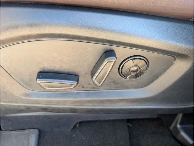 Certified 2025 Ford Explorer Platinum RWD image 8