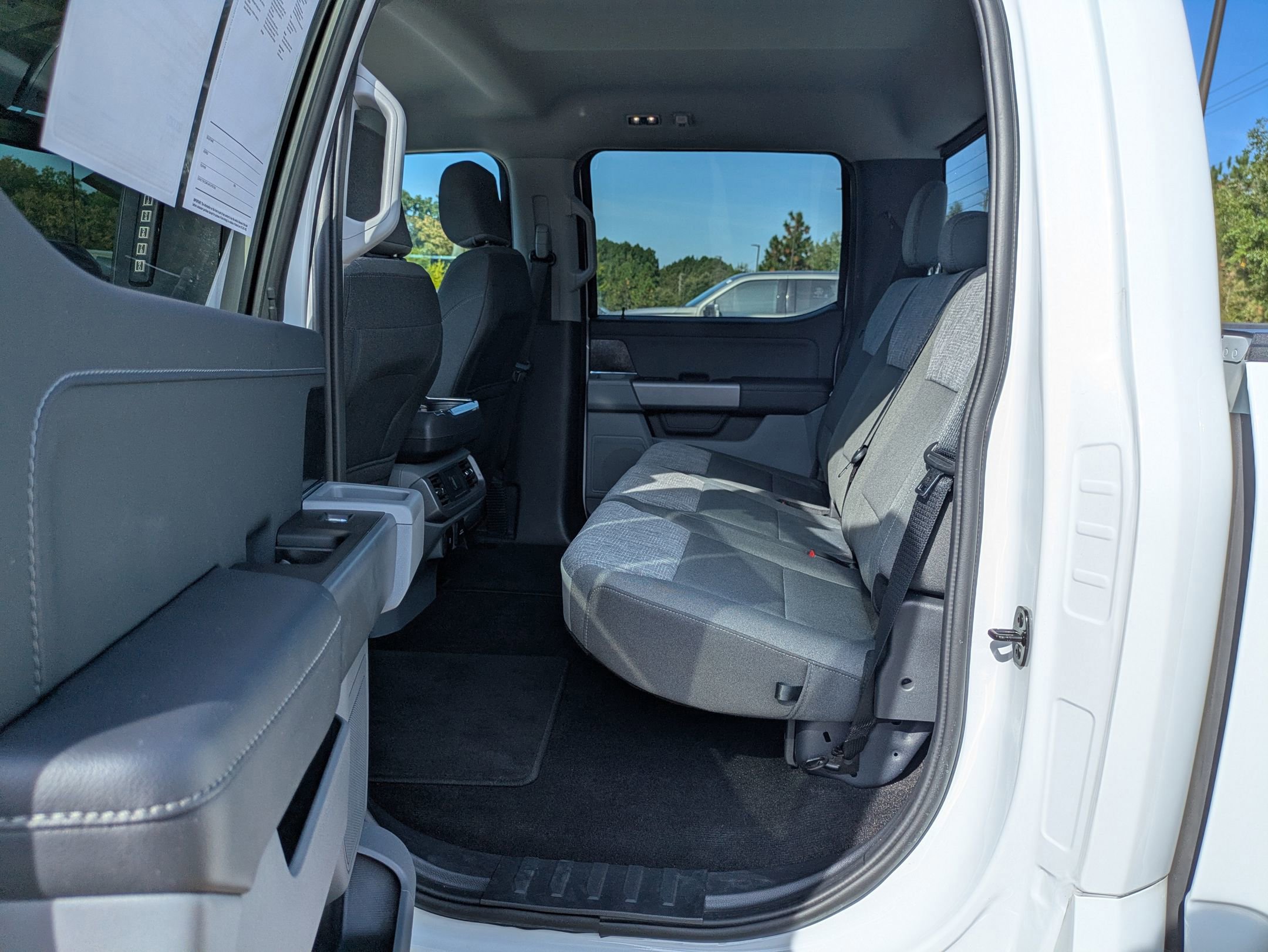 Certified 2022 Ford F150 XLT w/ Equipment Group 302A High image 30