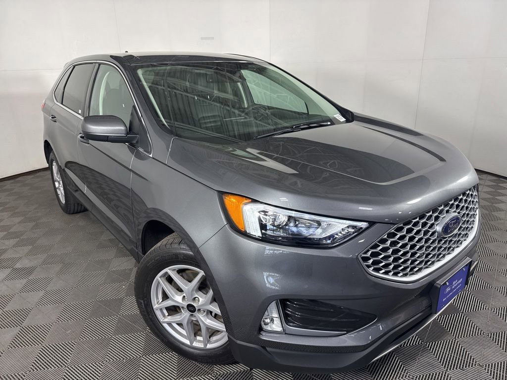 Certified 2024 Ford Edge SEL w/ Convenience Package AWD/4WD image 2