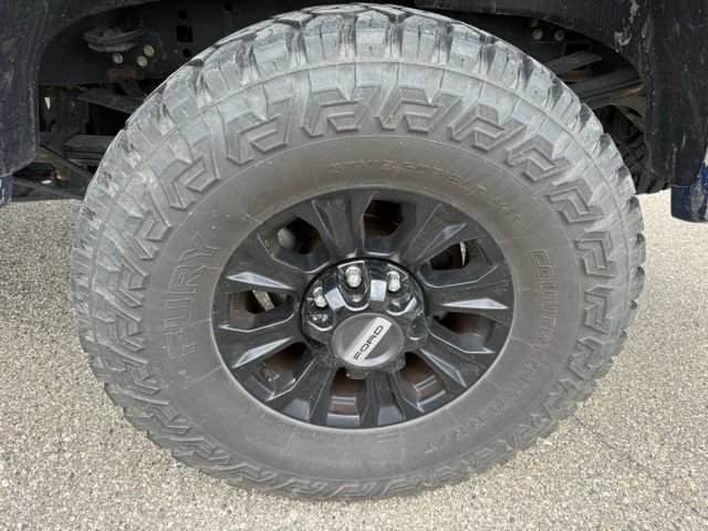 Certified 2022 Ford F250 Lariat w/ Tremor Off-Road Package AWD/4WD image 4