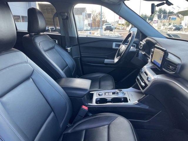 Certified 2022 Ford Explorer XLT w/ Equipment Group 202A image 42