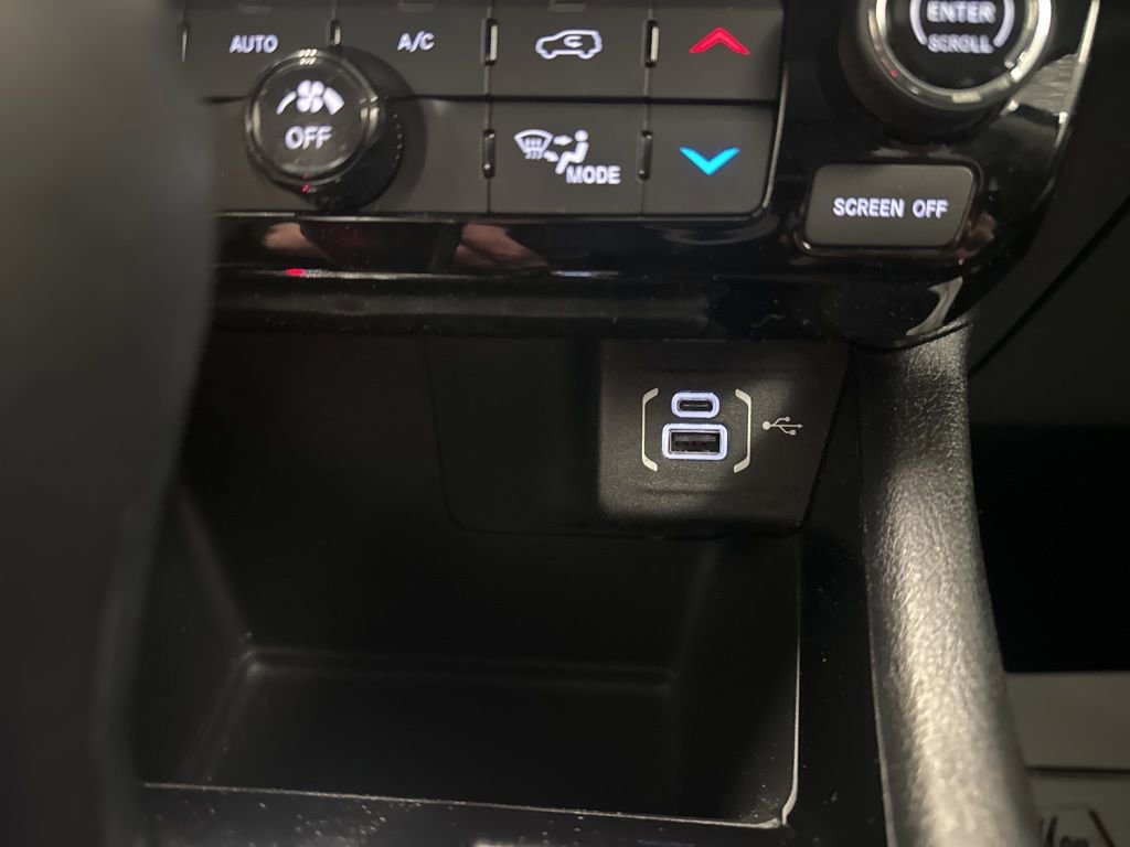 Used 2022 Jeep Compass Limited image 38