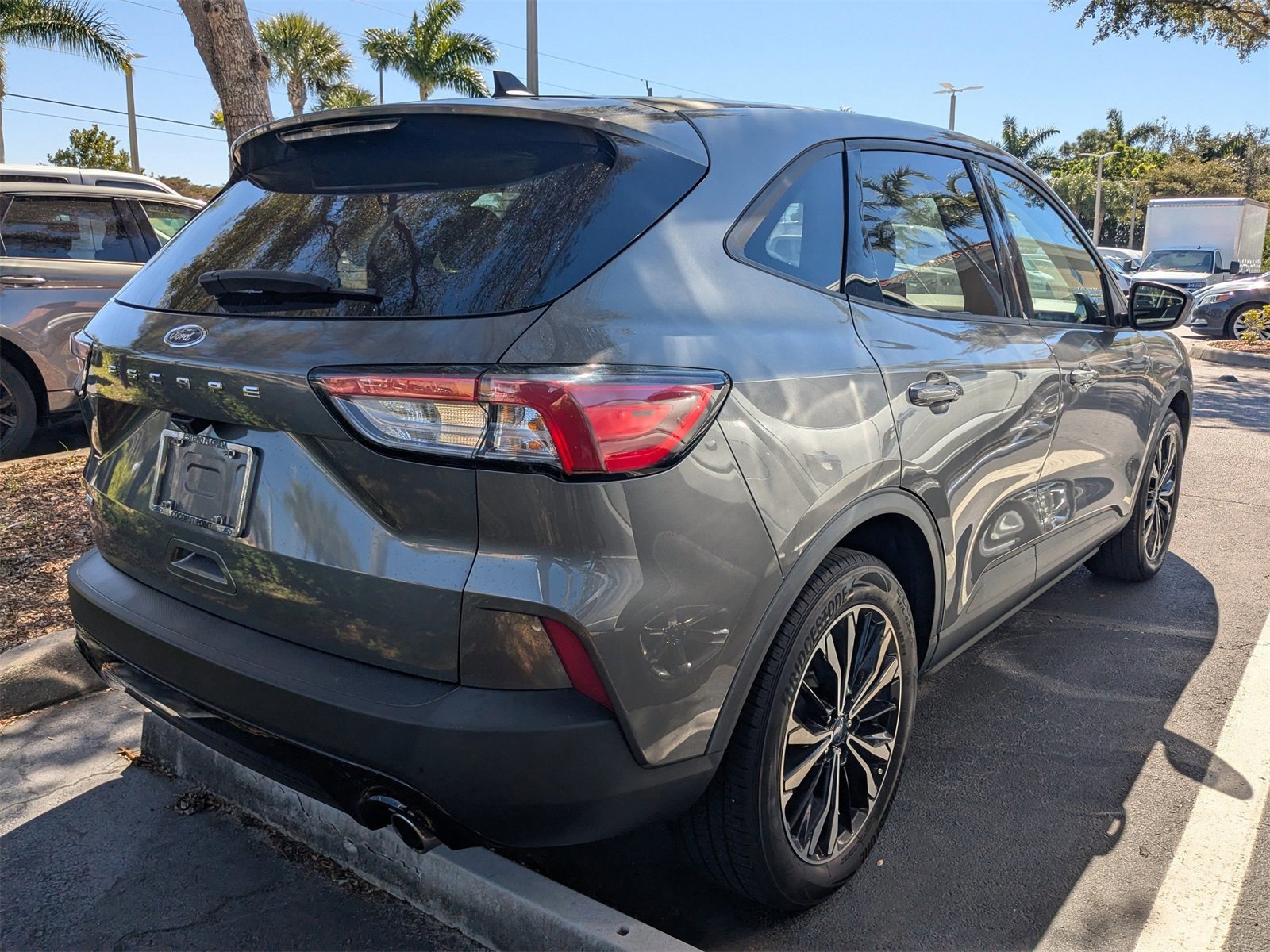 Certified 2022 Ford Escape SE w/ SE Sport Appearance Package image 4