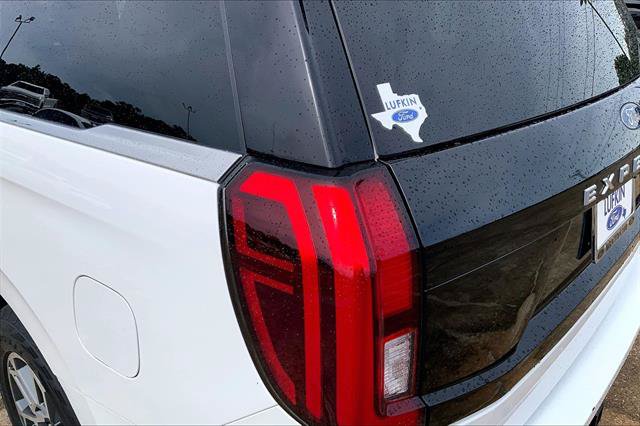 Certified 2025 Ford Expedition Active AWD/4WD image 30