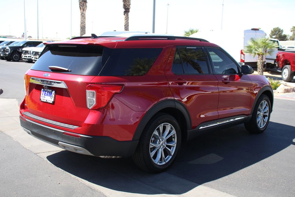 Certified 2024 Ford Explorer XLT w/ Equipment Group 202A RWD image 8