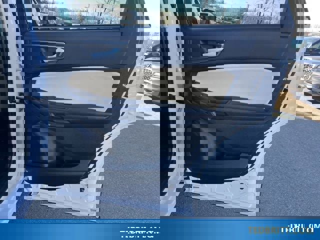 Certified 2024 Ford Edge SE image 20