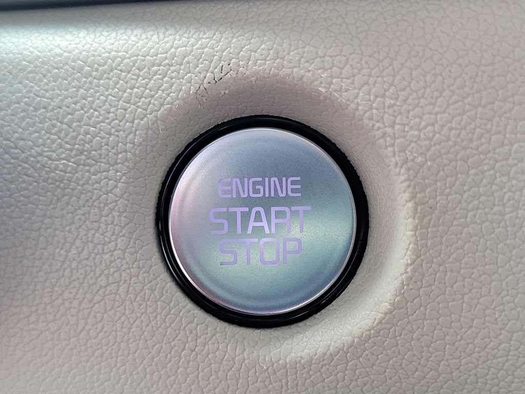 Used 2025 Kia Sorento S FWD image 28