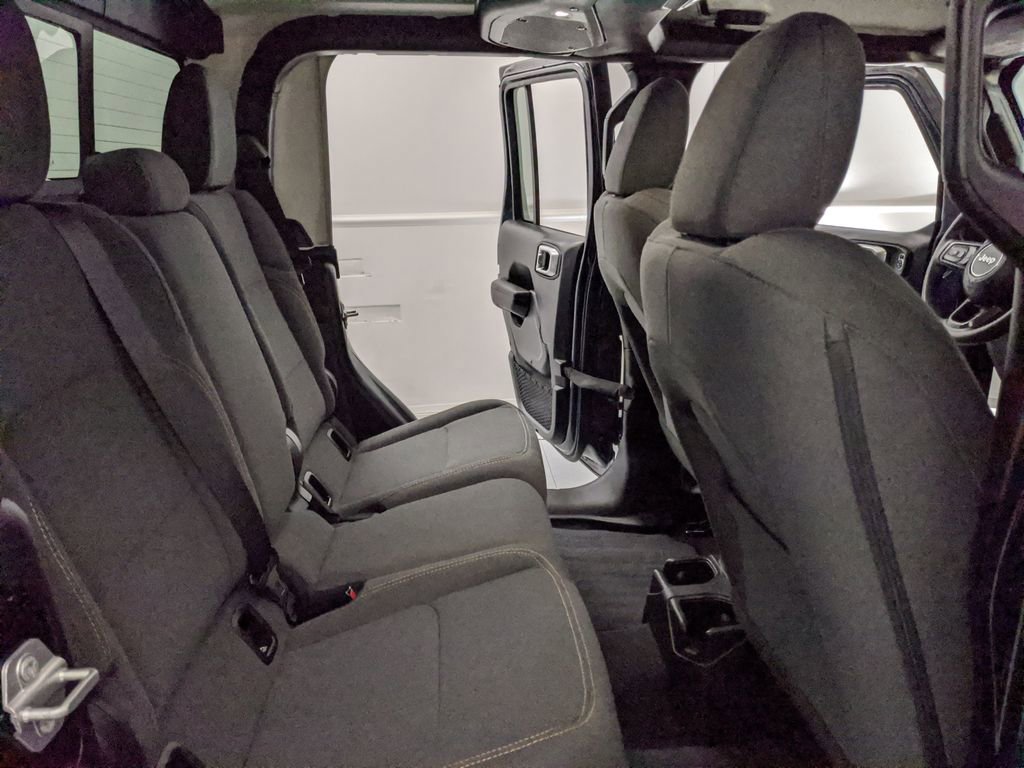 Used 2025 Jeep Gladiator Sport image 21