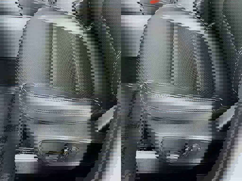 Certified 2021 Ford Escape SEL image 31