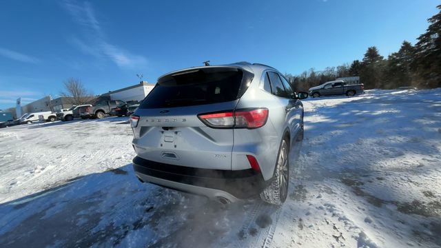 Certified 2022 Ford Escape Titanium image 9
