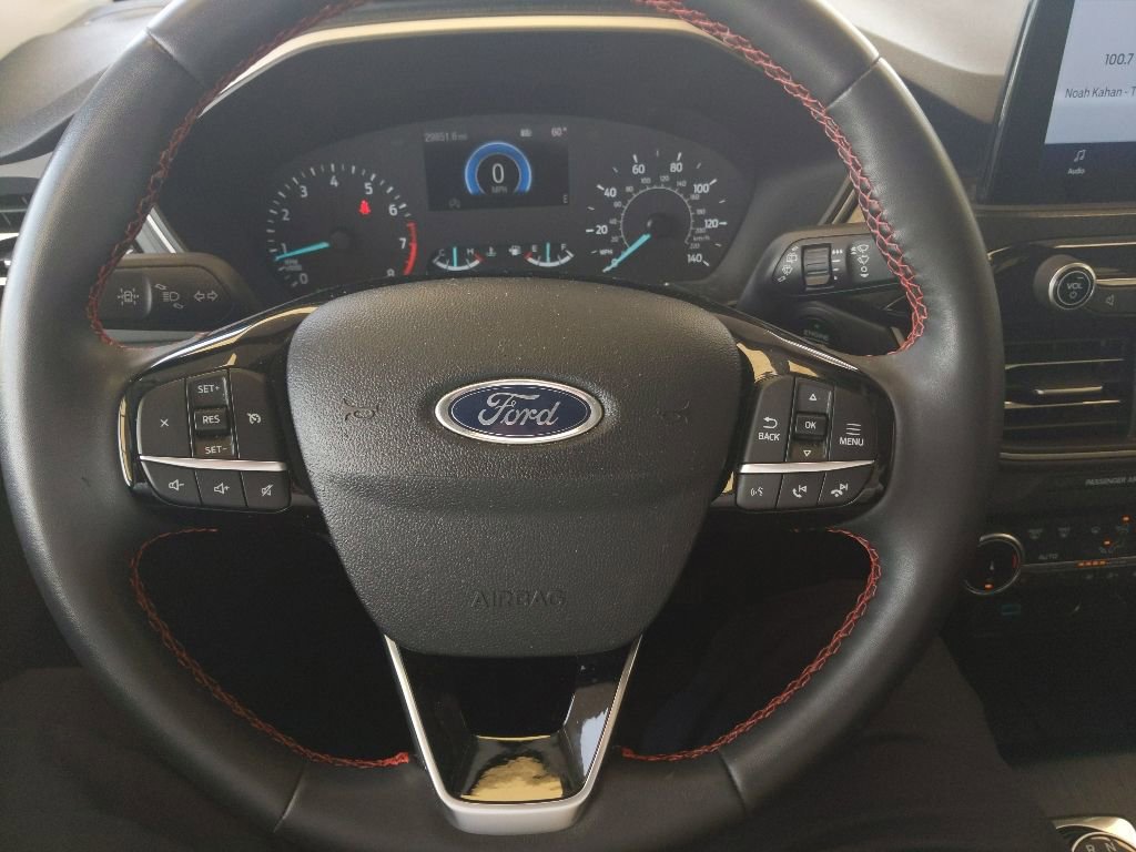 Certified 2022 Ford Escape SEL w/ SEL Stealth AWD Package image 17