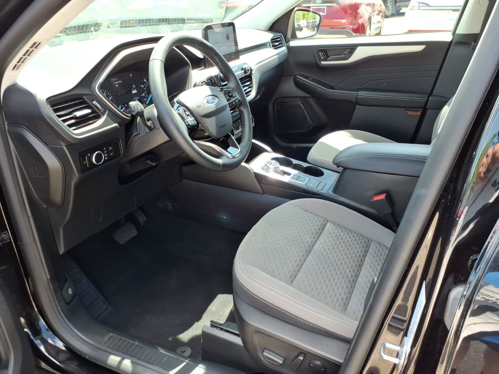 Certified 2022 Ford Escape SE w/ SE Sport Appearance Package AWD/4WD image 11