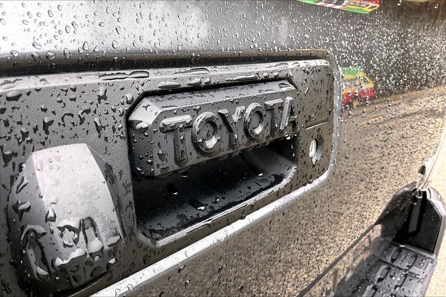 Used 2023 Toyota Tacoma TRD Off-Road w/ TRD Premium Off Road Package AWD/4WD image 33