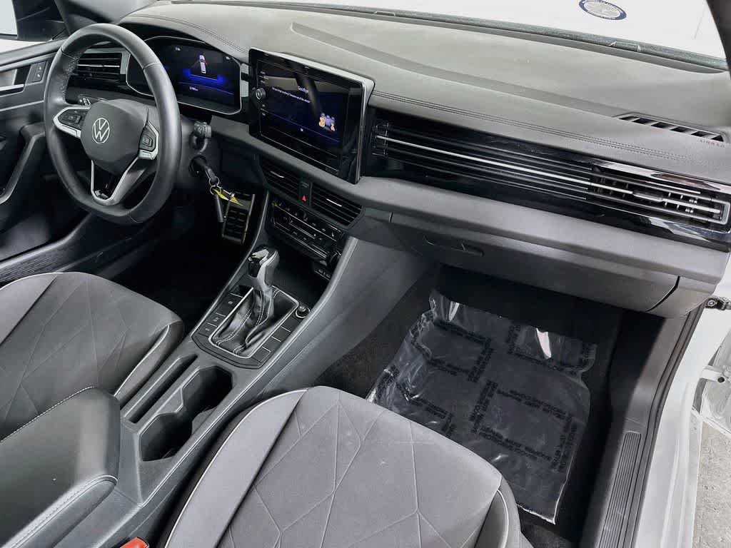 Used 2025 Volkswagen Jetta Sport FWD image 29