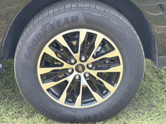Certified 2025 Ford Expedition Platinum AWD/4WD image 14
