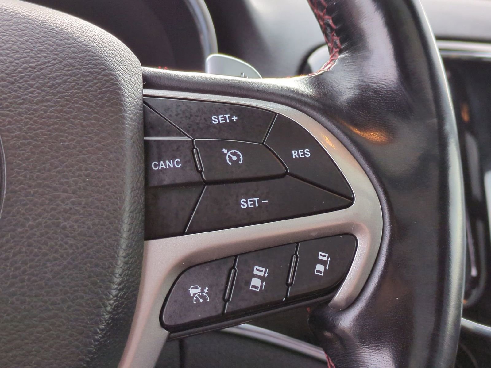 Used 2021 Jeep Grand Cherokee Trailhawk w/ Trailhawk Luxury Group image 33